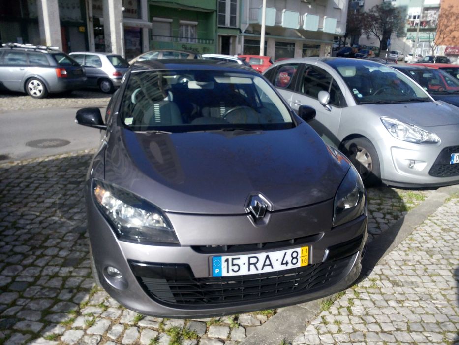 Renault Mégane 1.5 dCi 2011 – Cinza – 225.000 km – Estimado