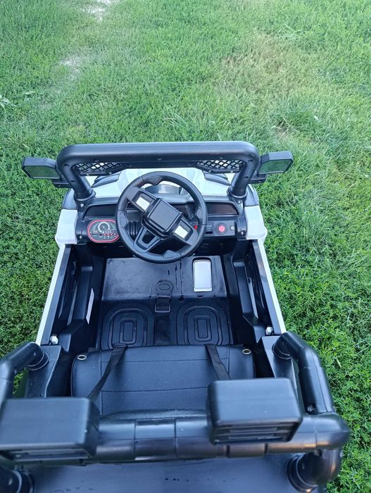 Дитяча електро-машинка