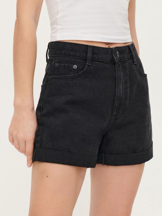 Нові джинсові шорти House