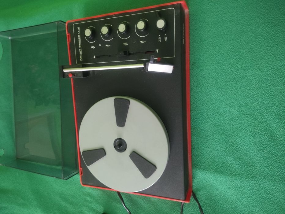Gramofon z czasów PRL-U