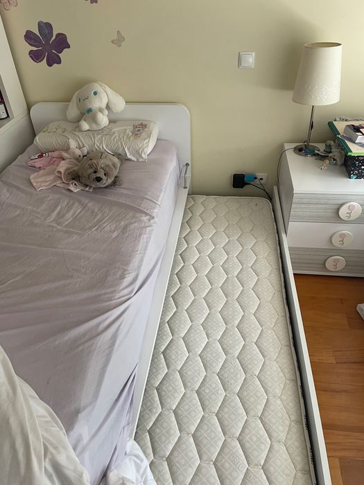 Cama de solteiro com gaveta