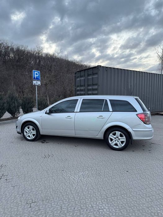 Опель астра н 2013 рік 1.6 газ/бензин