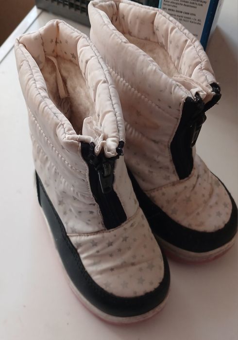 Безкоштовно зимові чобітки 24р на дівчинку