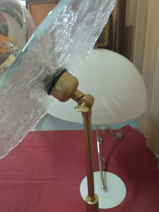 Candeeiro em vidro e candeeiro esmaltado