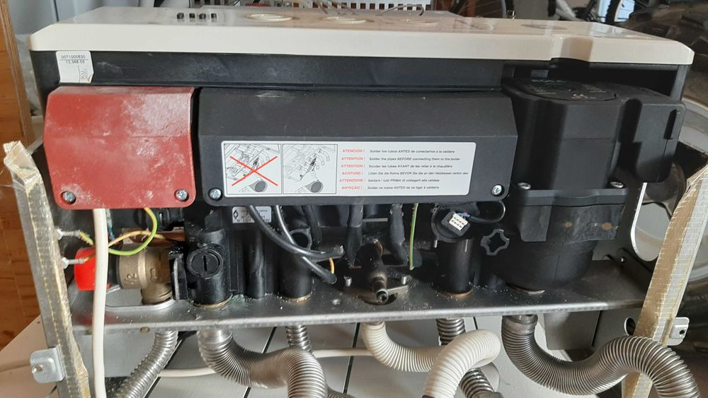 Termoacumulador a gás Roca