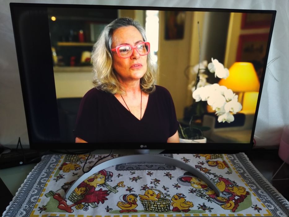 Monitor LG 27UN83A-W, UHD 4K de 27 polegadas. TV casa quarto apartamen
