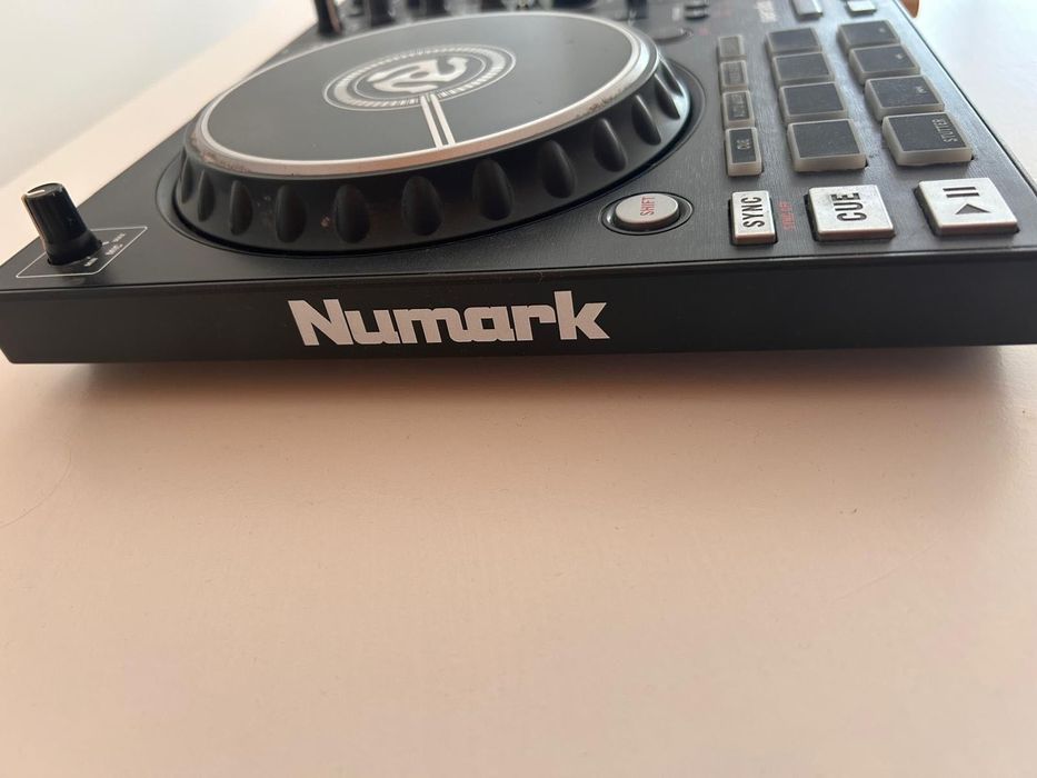 Controlador DJ Numark Mixtrack Pro FX