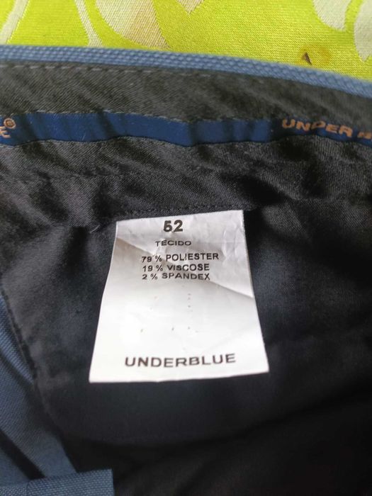 casaco e calças de fato de homem