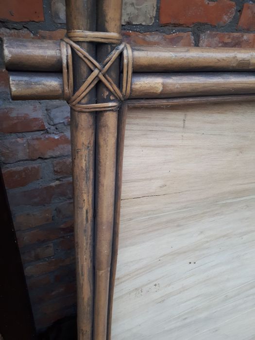 Solidna rama do lustra