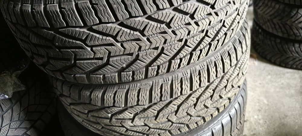 Opony zimowe 205/55r16 komplet 2szt  stan bdb