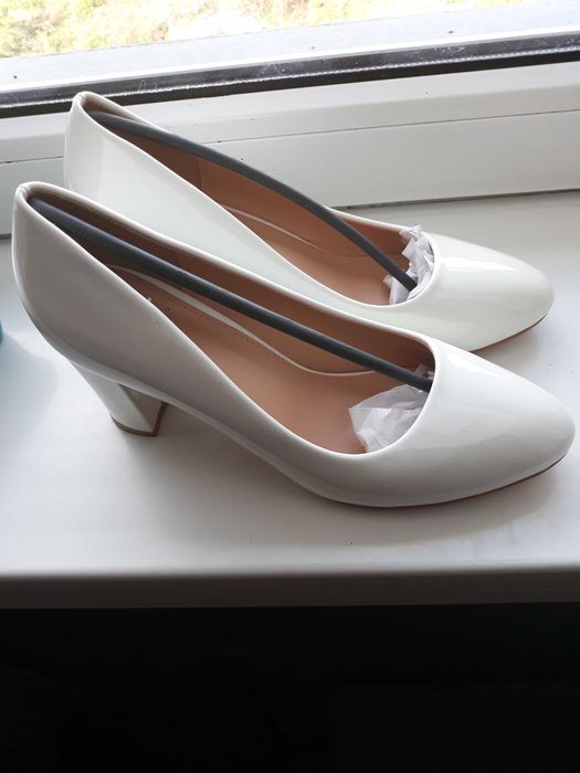 Buty do ślubu r.38 ładne i wygodne:)jak nowe!