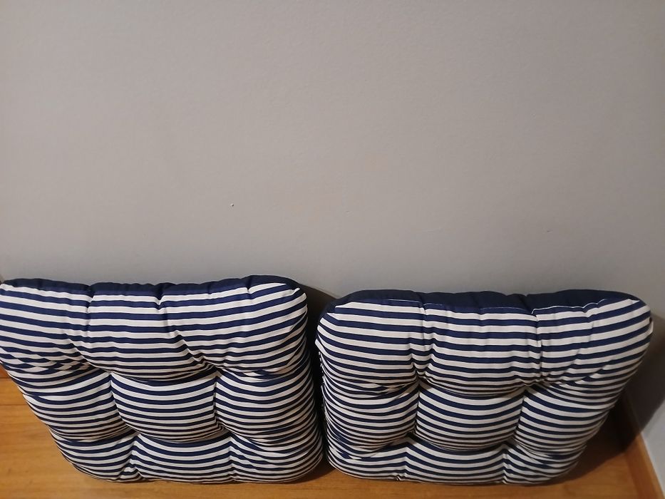 Almofadas grandes e resistentes