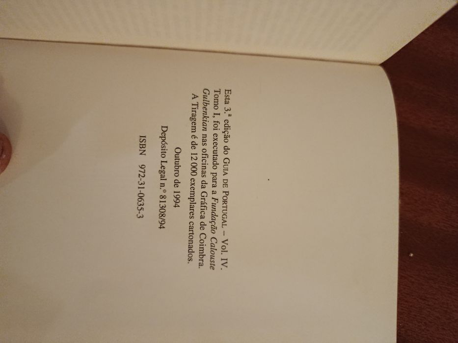 Coleção de 8 Guias de Portugal — mapas, gravuras, Fundação Gulbenkian
