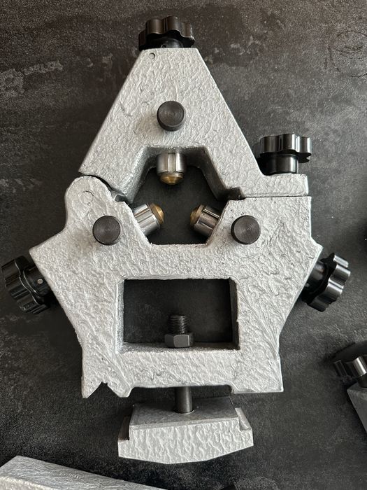 Люнет на токарний станок ИЖ 250 1И611П рухомий,нерухомий,1м63 ДИП300