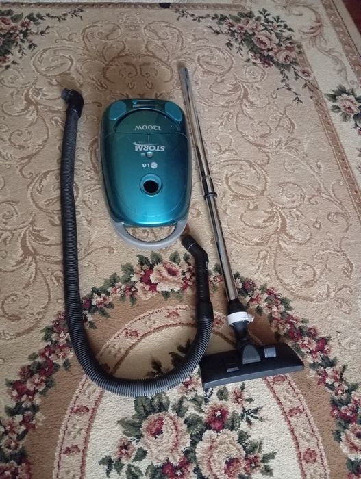 Продам пилосос, фірма LG, який був у вжитку.