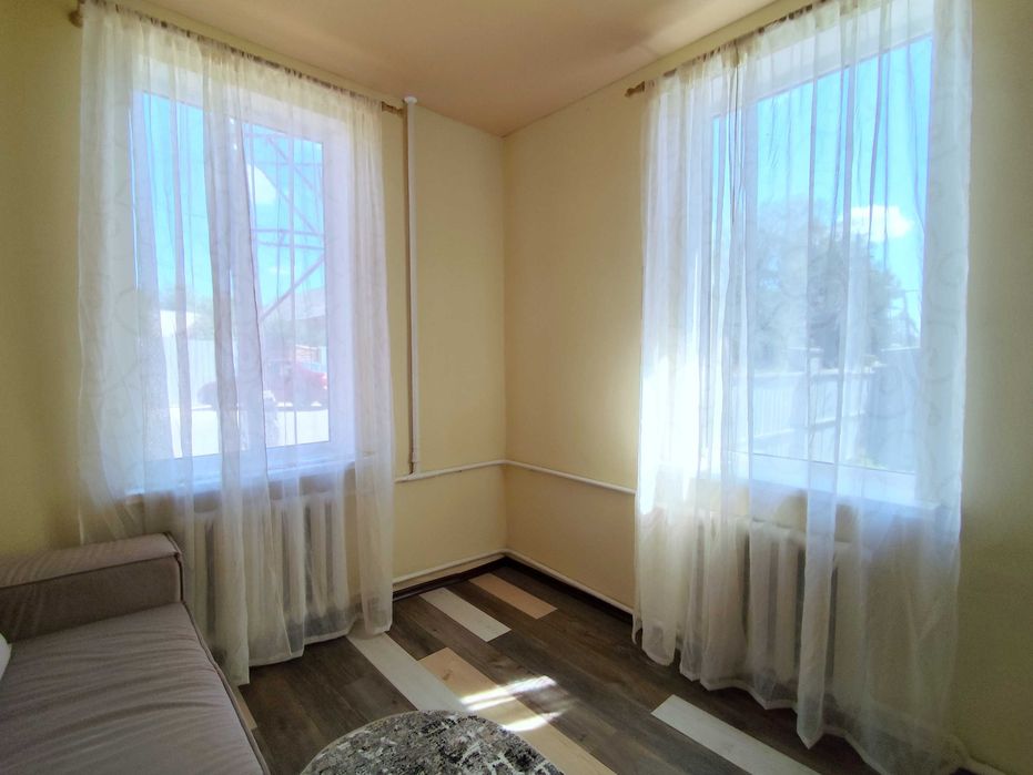 Продам в Валках часть дома в статусе квартиры