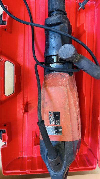 Відбійний молоток Hilti TE1000 AVR