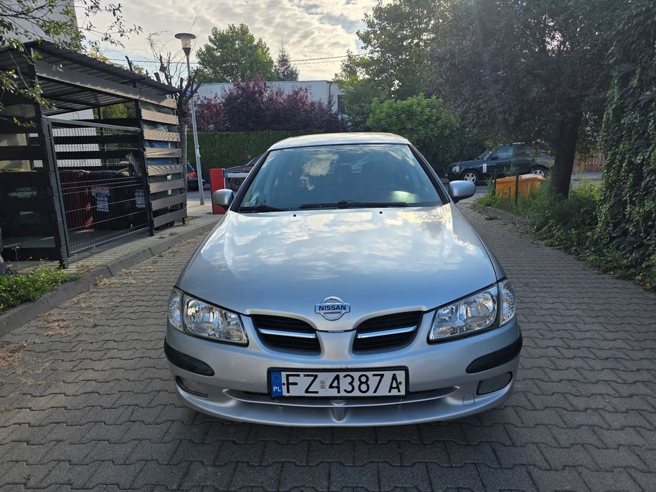 Nissan Almera