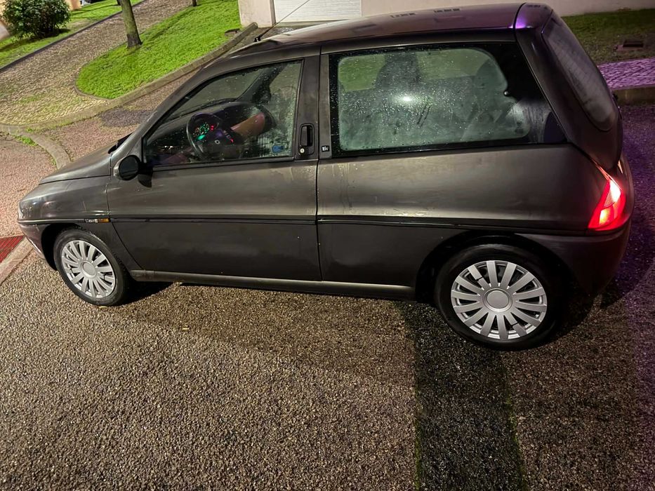 Lancia y 1.1 gasolina ano 1999