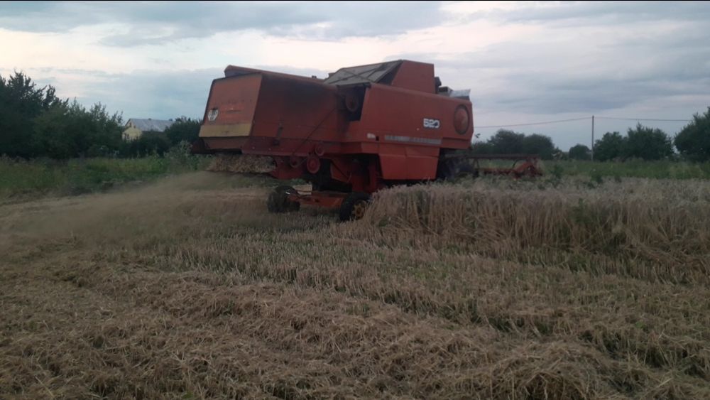 Продам комбайн Масей 520