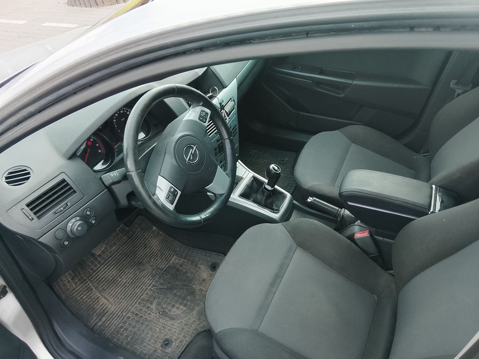 Opel Astra H 1.4 benzyna