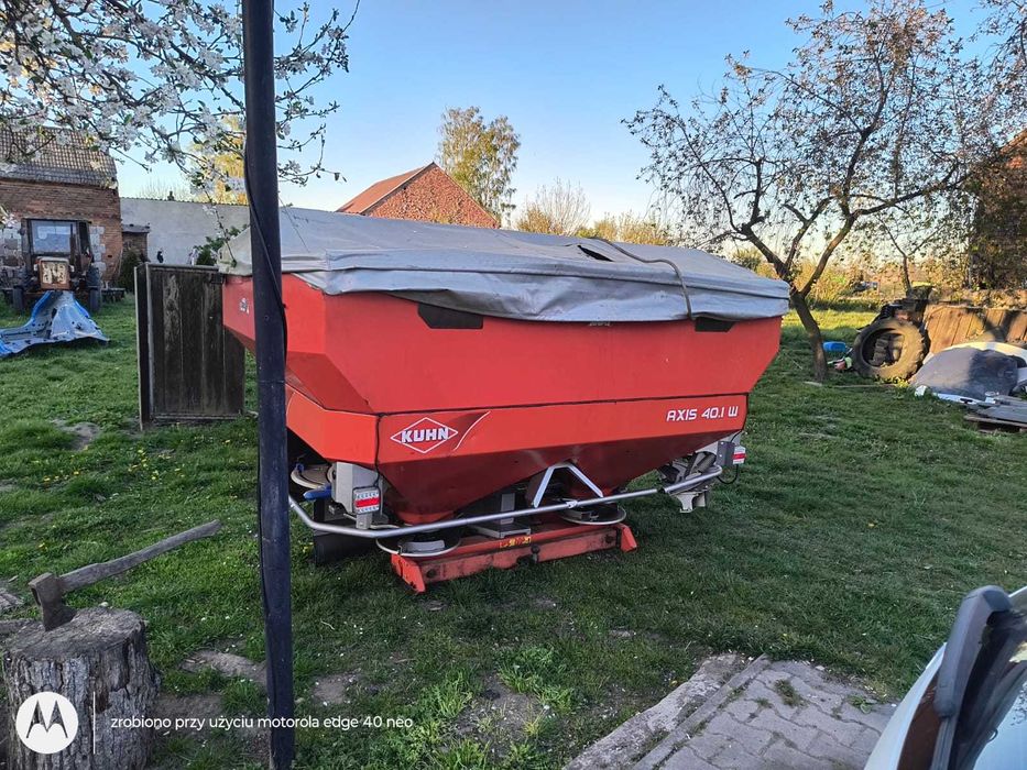 Rozsiewacz KUHN AXIS 40.1 W