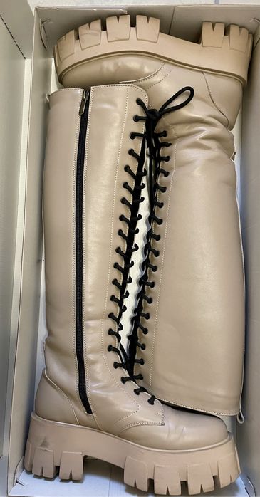 Сапоги весна-осень, бежевый цвет, высокие, на шнуровке