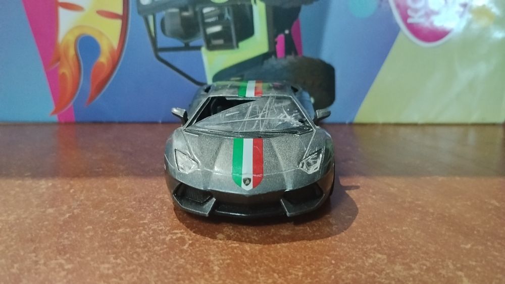 Лот оригінальних машинок Kinsmart та Hot Wheels (7 штук, продажа тільки разом)