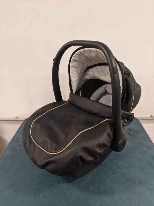 Автолюлька ( автокрісло ) б/в