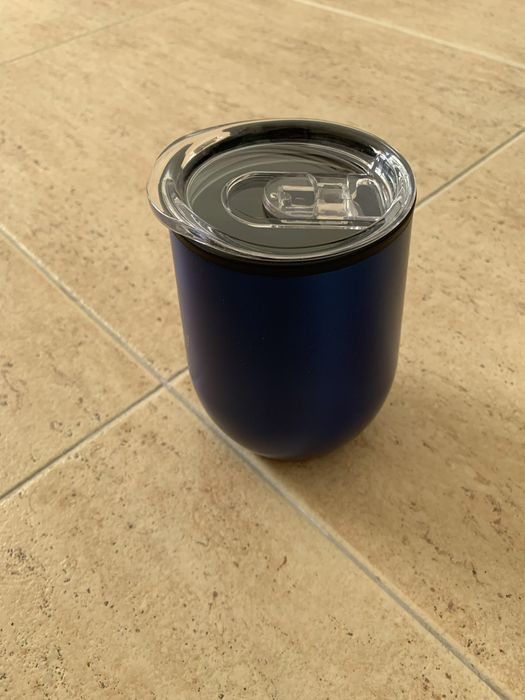 Colheres de pau, concha, sacos congelamento, marmita, copo com tampa, pega de forno - tesoura de salada - separador de talheres - dou 0€
