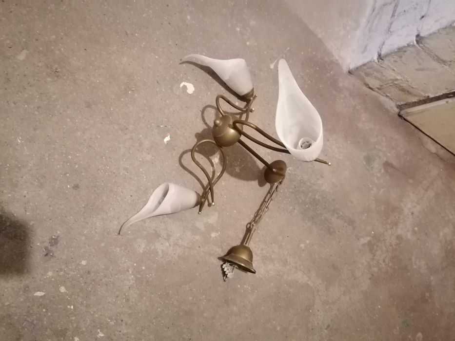 Żyrandol trójramienny