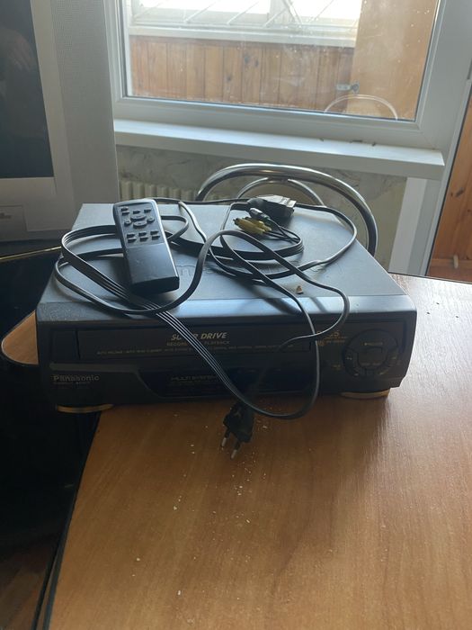 Видеомагнитофон касетный