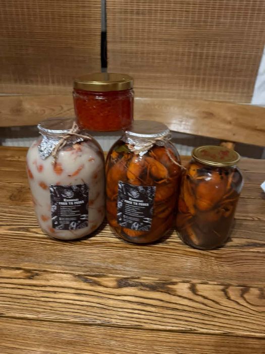 Раки живі раки варені риба з ікрою тарань з ікрою