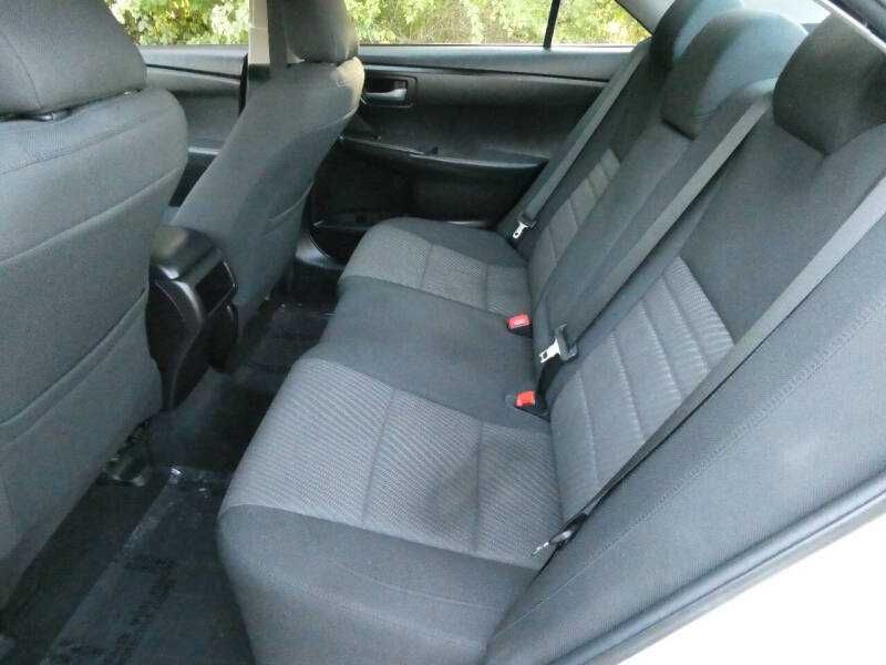 2016 Toyota Camry LE