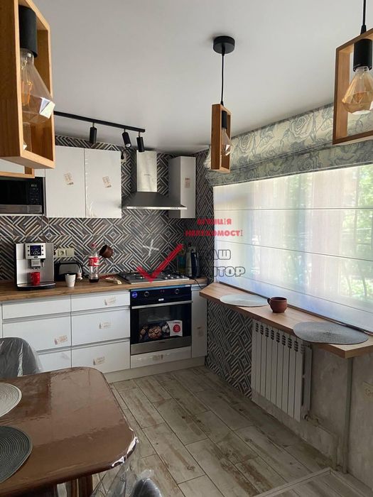 Продаж 3к квартири біля Конкорду