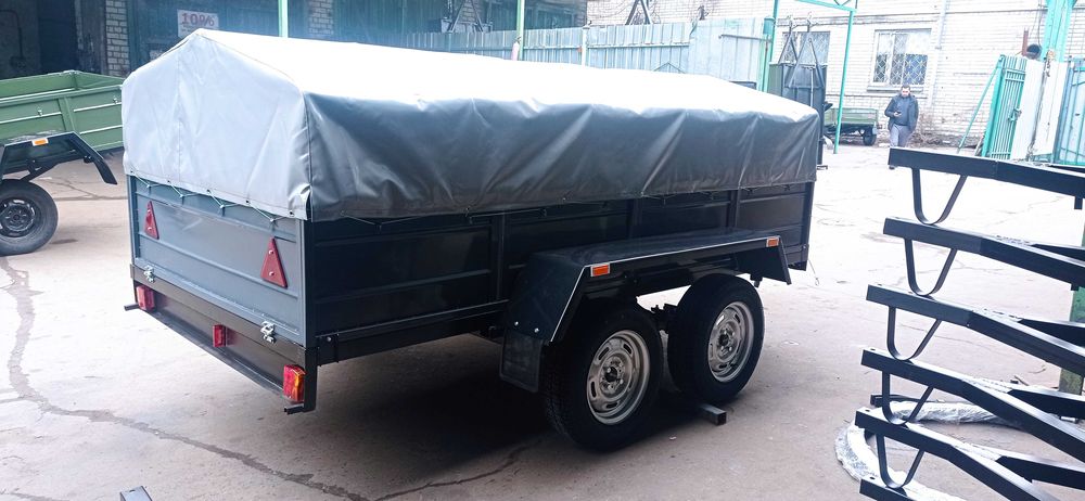 Двовісний автомобільний причіп від виробника.