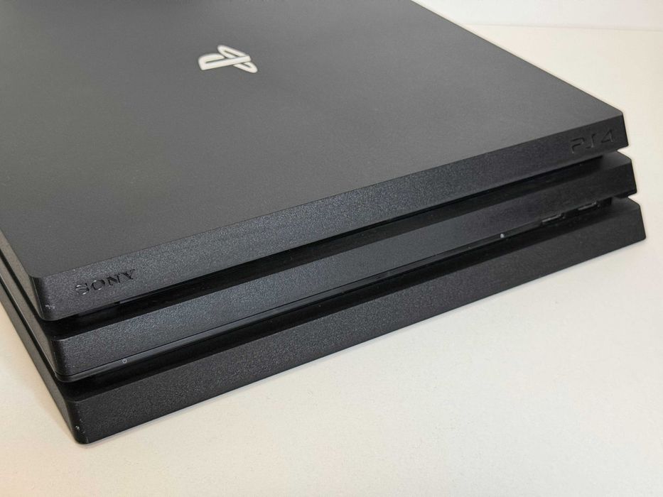 Konsola Sony PlayStation 4 Pro + Pad | Niski Soft 11.50 | Stan BDB