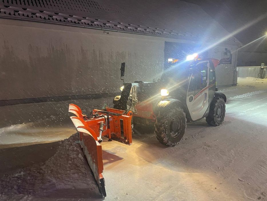 Usługi ładowarką teleskopową Manitou