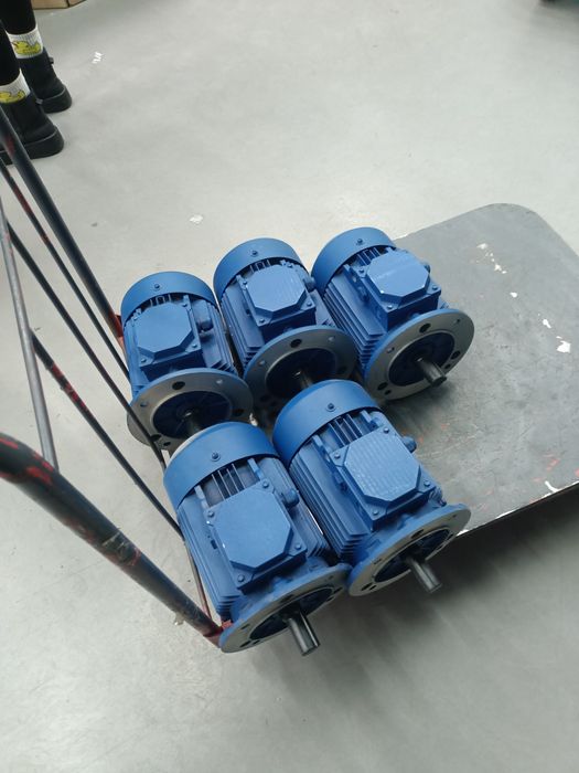 электродвигатель новый 1.5 кВт 1000 об аир90L6 , електромотор мэз,