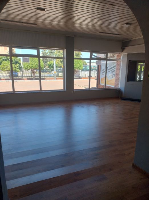 Wynajmę lokal ,Sochaczew centrum pow.ok.180m