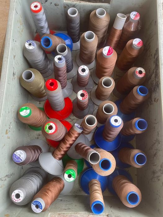 Cones de linha novos e usados