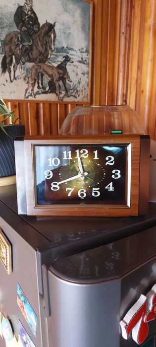 Zegar z budzikiem Rhythm