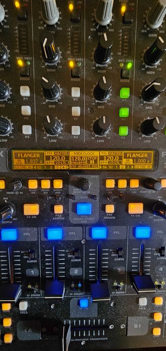 Zestaw dla Dj'a 2 cd odtwarzacze oraz mikser