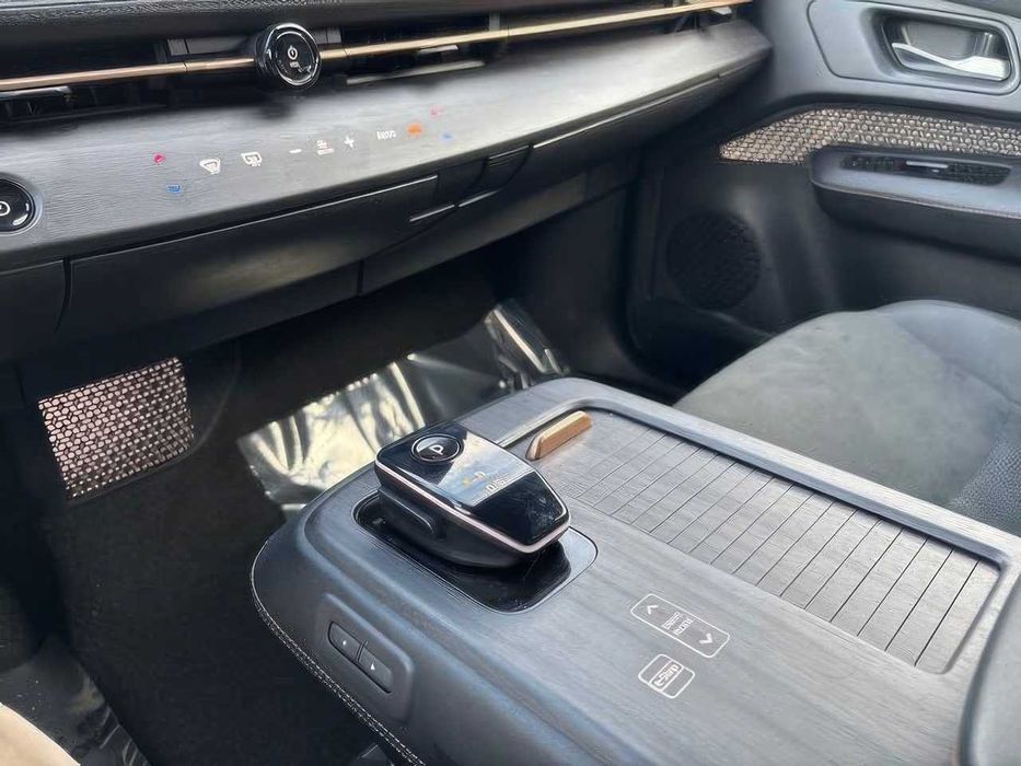 Nissan Ariya Platinum+ e-4ORCE      2023