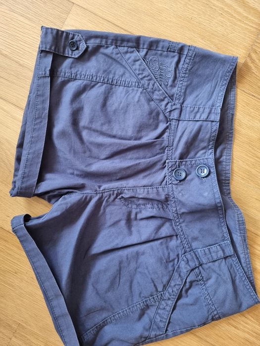 Calções, top, vestido e camisolas Zara,Pull&Bear