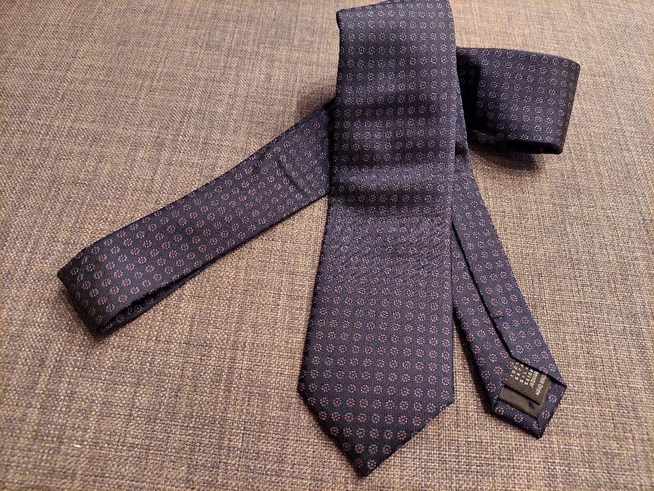 Elegancki krawat jedwabny