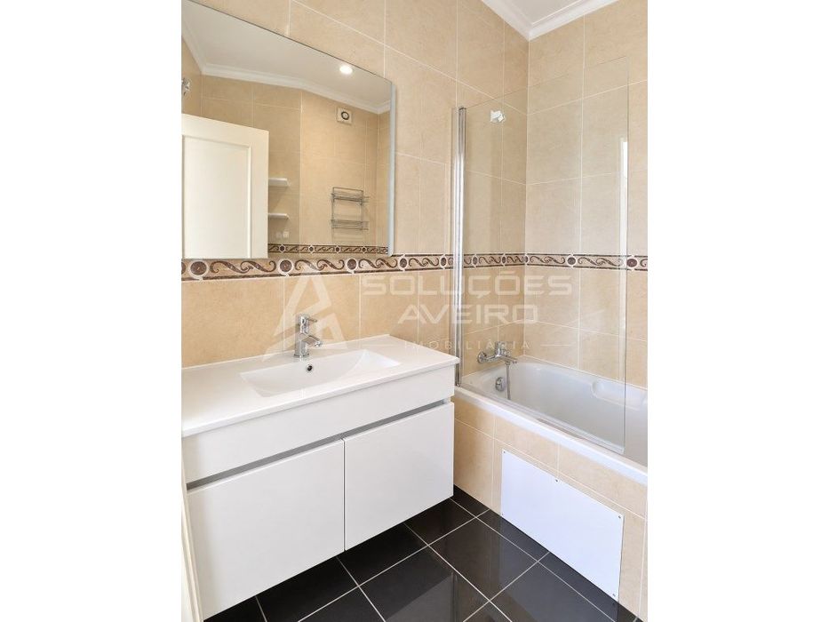 Apartamento T2+1 No Coração De Águeda | Garagem E Elevador