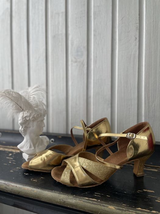 Обувь для танцев