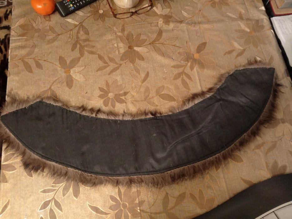 Меховой воротник из натурального меха чернобурки