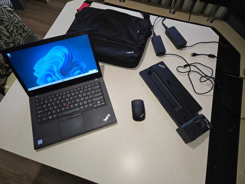 Компактний бізнес ноутбук Lenovo T480 + докстанція + сумка